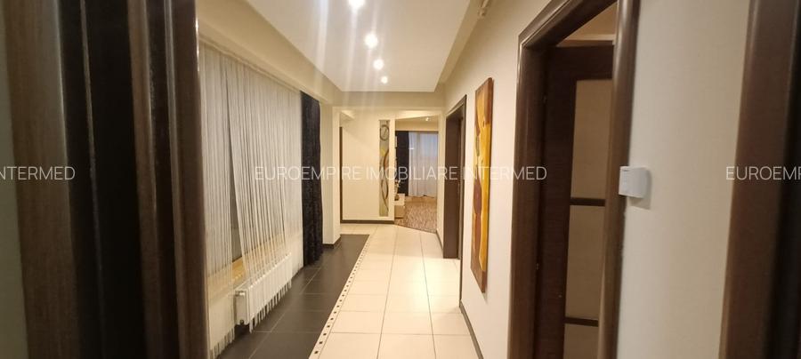 Apartament cu 3 camere de închiriat, zona Km 5 - 7