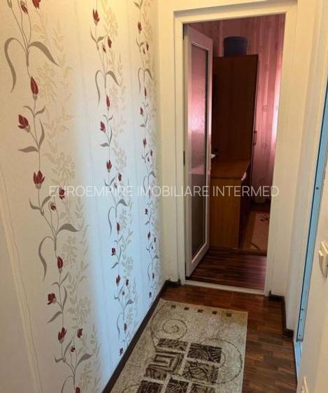 Apartament de vanzare cu 2 camere, zona Poarta 6 - 7