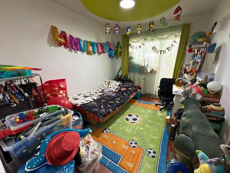 Apartament 3 camere decomandat ( balcon si două pivnițe) - 5