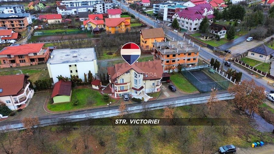 Casă / Vilă de lux cu 2 garaje, 10 camere de vânzare în BAIA MARE - 3