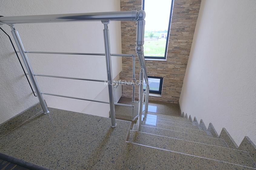 CORBEANCA, langa lac si padure, vila D+P+E exceptionala cu piscina - 11