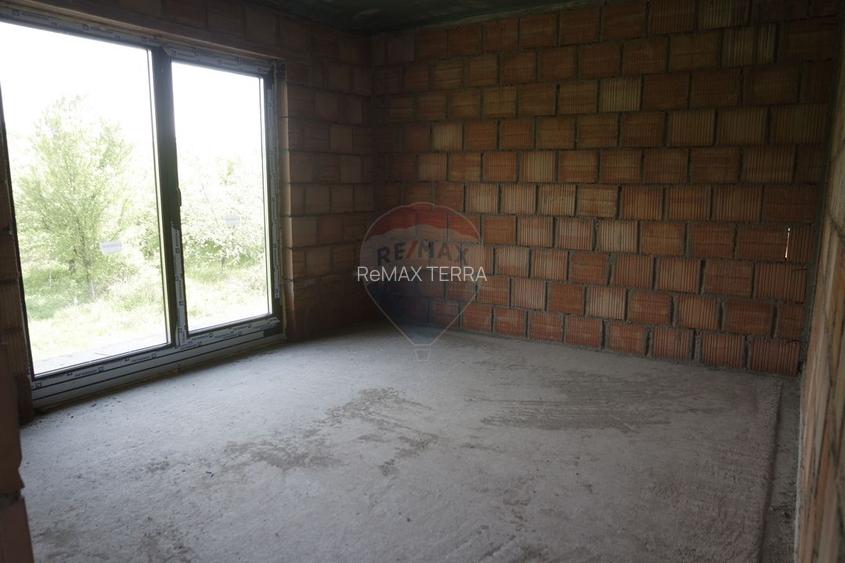 CASA CUPLATĂ DE VÂNZARE la rosu sau la semifinisat în Tăuții Măgherăuș - 7