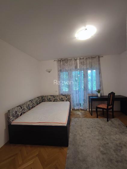 Proprietar  - 2 camere Primaverii  - renovat si complet reconsolidat - 9