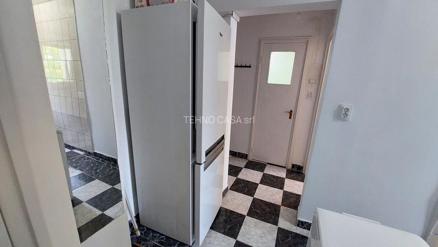 TITAN, apartament 2 camere decomandat, et.3, metrou 1 Decembrie - 11