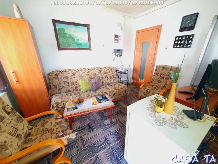 Casa+Teren aferent si Anexe, Str. Petresti - 7