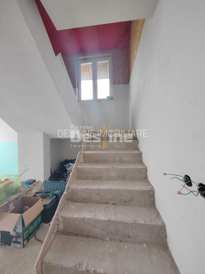 Imobil cu 2 constructii, anexe și 670 mp teren, utilități racordate, Bratasanca - 11