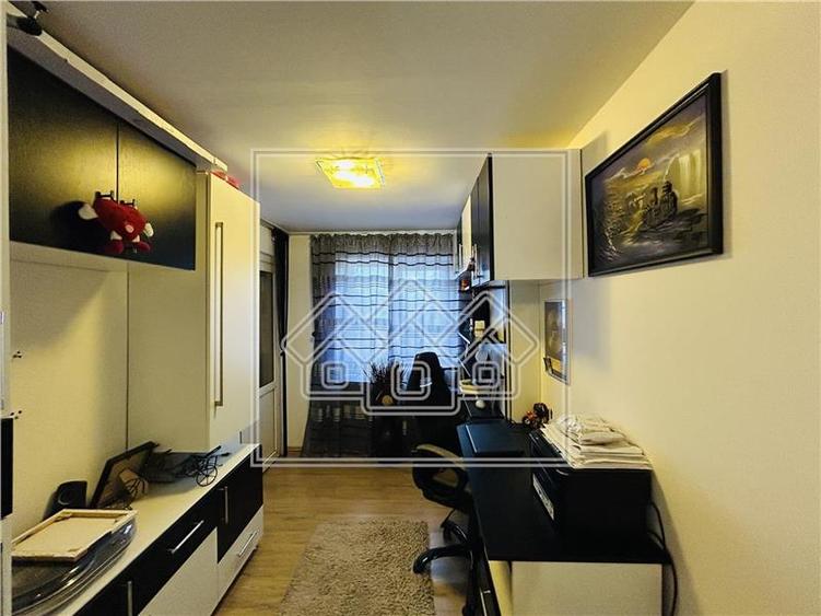 Ap decomandat, 3 camere, 2 balcoane - Cisnadie