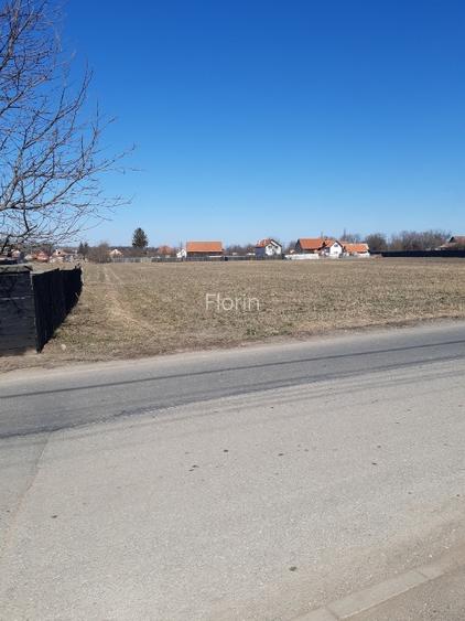 Vand teren intravilan construibil utilitati drum asfalt central Lunca Calnicului - 2