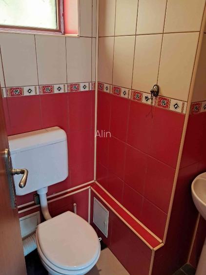 Spatiu str Alunisului cu Peroni .etajul 1 - 9