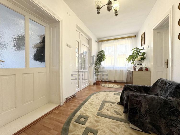 Casa pe 3 niveluri cu teren de 1900 mp in Com. Baisoara. - 15