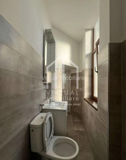 Casa formata din 2 apartamente, 2 garaje,  3 bai - zona Trei Stejari - 7