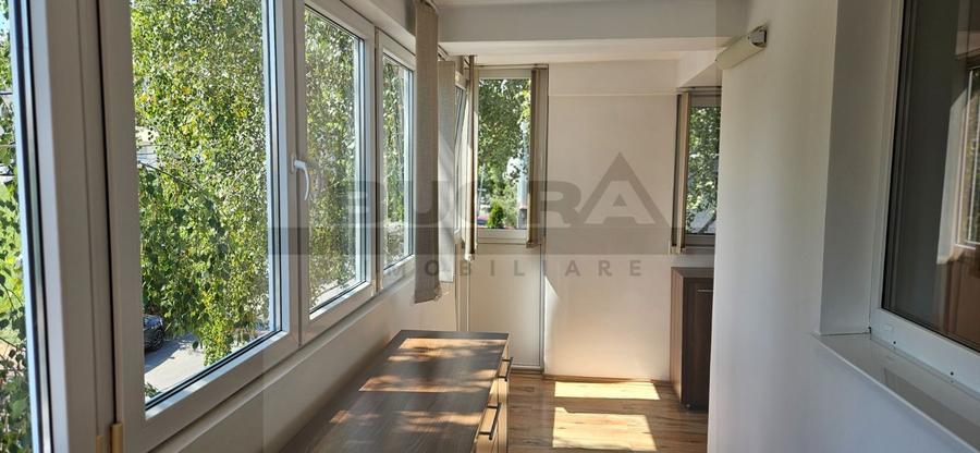 Apartament de 2 camere, decomandat, 73mp, parcare, zona Trifoiului
