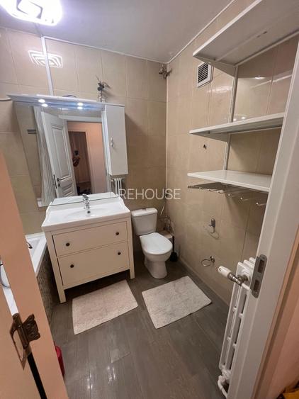 Titan, metrou 1 Decembrie,  61mp, 1/10, 1989, renovat, mobilat modern, AC - 11