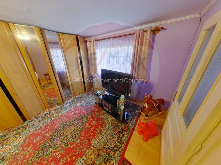 Casă cu 5 camere de vânzare, str. Dragoș Vodă - 9