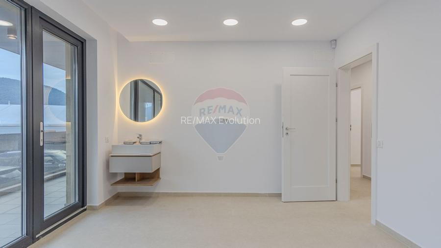 Clinica medicala-9 cabinete- URBAN PLAZA - bloc 15 parter! - 29