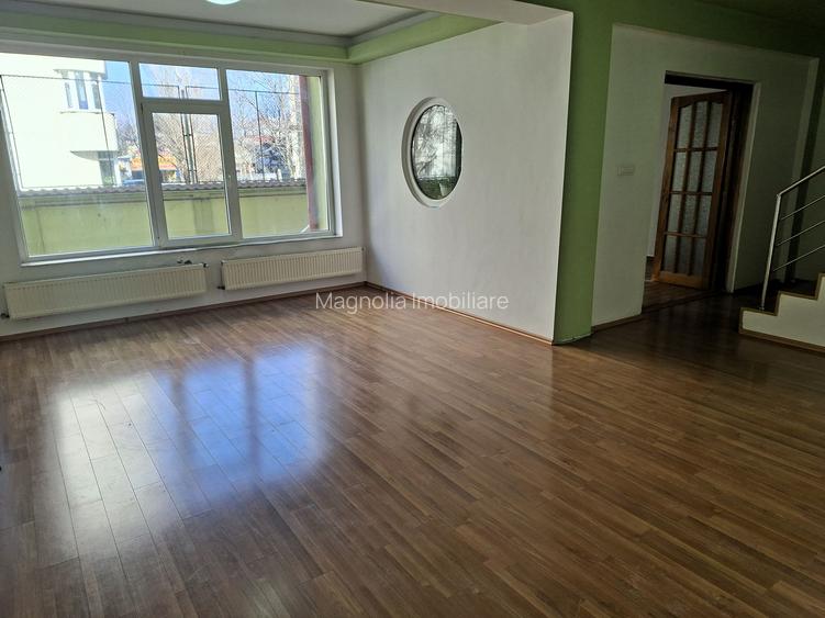 Vilă cu 10 camere, destinație rezidențială / birouri / centru - comision 0%! - 3