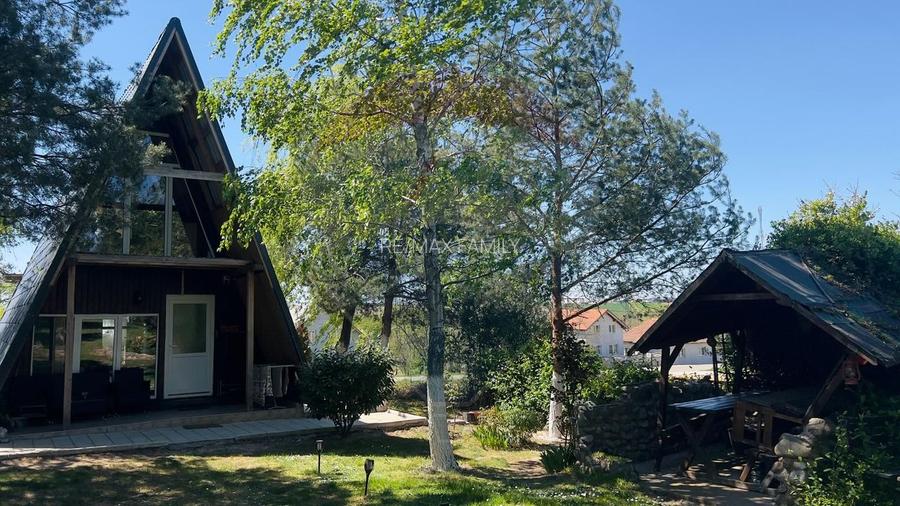 Casă / Vilă cu 4 camere de vânzare - 6