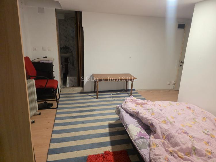 Spații mansardă pentru depozitare - birou - 8