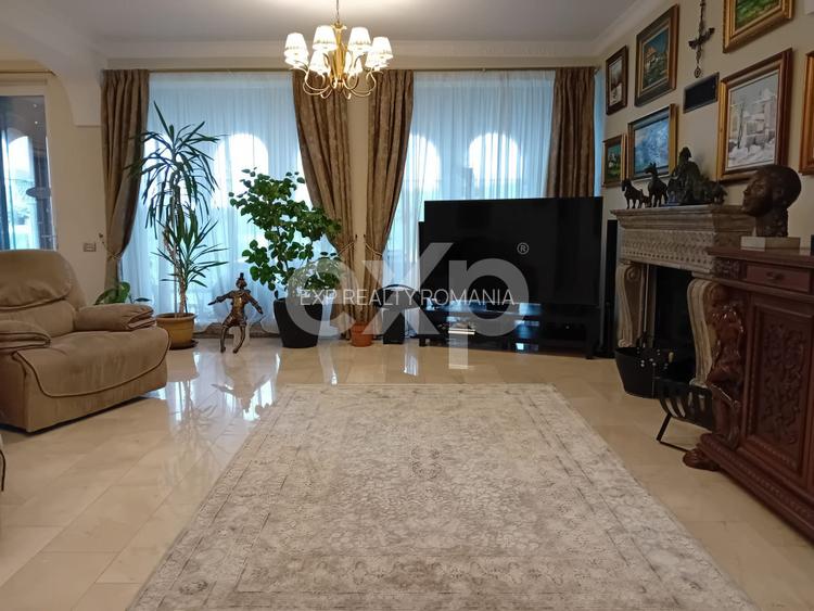 De vanzare vila exceptionala in stil Neo Romanesc cu vedere la lac si padure - 10