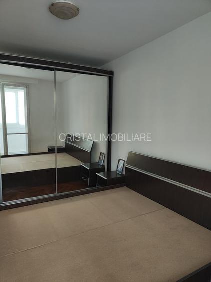 Vanzare apartament luminos de 2 camere in Titan-Lotru, pret negociabil - 2
