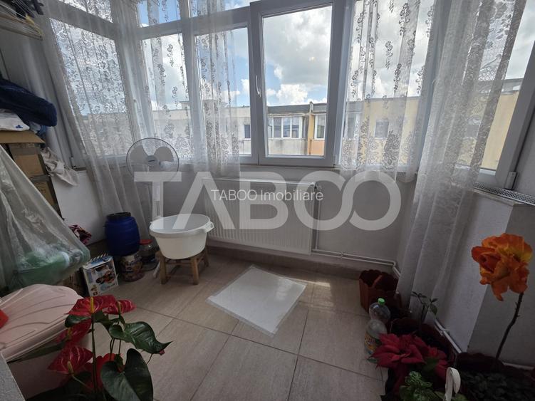 Apartament 3 camere decomandat zona 1 Decembrie 75mp si boxa la subsol - 11