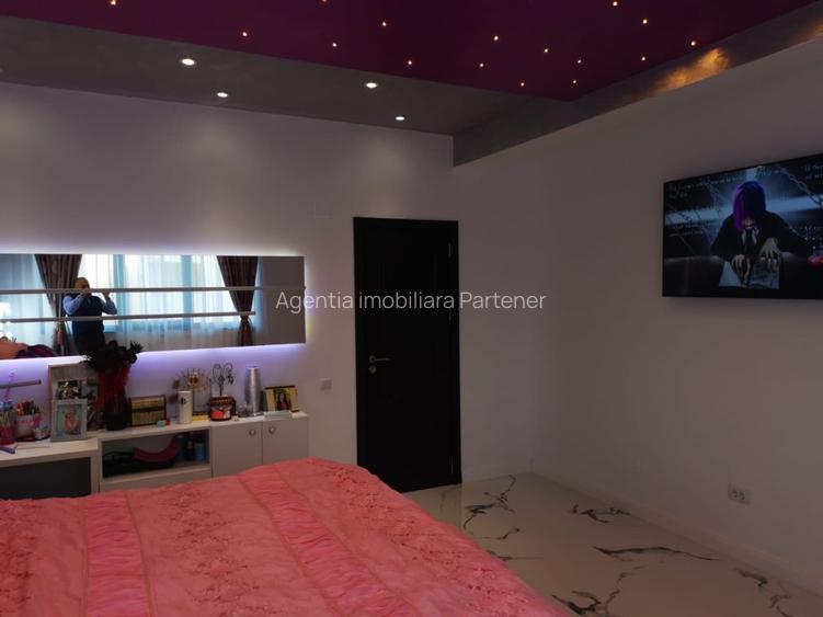 Penthouse cu 5 camere decomandat în Prundu - 22