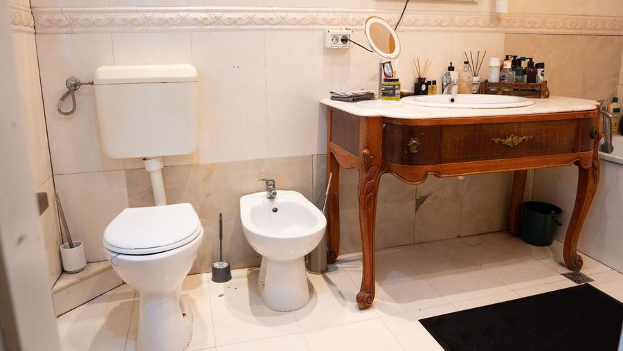 2 camere. Adresă centrală. 99 mp construiți. 2 băi. Etaj 3.