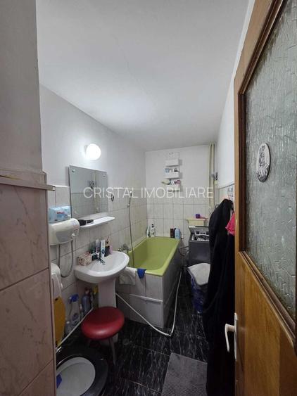 Vanzare Garsoniera Mall Vitan, 40 mp, Bloc 1991 Anvelopat  Perfect Investiție - 5