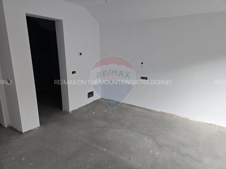 Casă / Vilă cu 7 camere de vânzare - 4