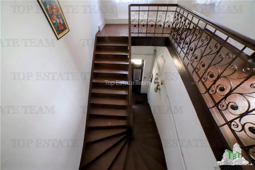 Apartament cu 4 camere  de vanzare, Ultracentral,  Kogalniceanu, curte si pod - 9