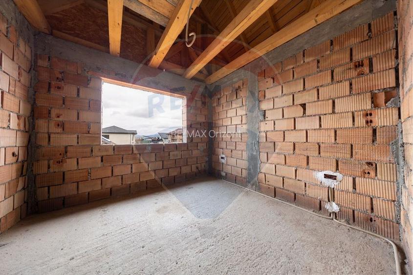 Casă P+1 la roșu + anexă mobilată - 19