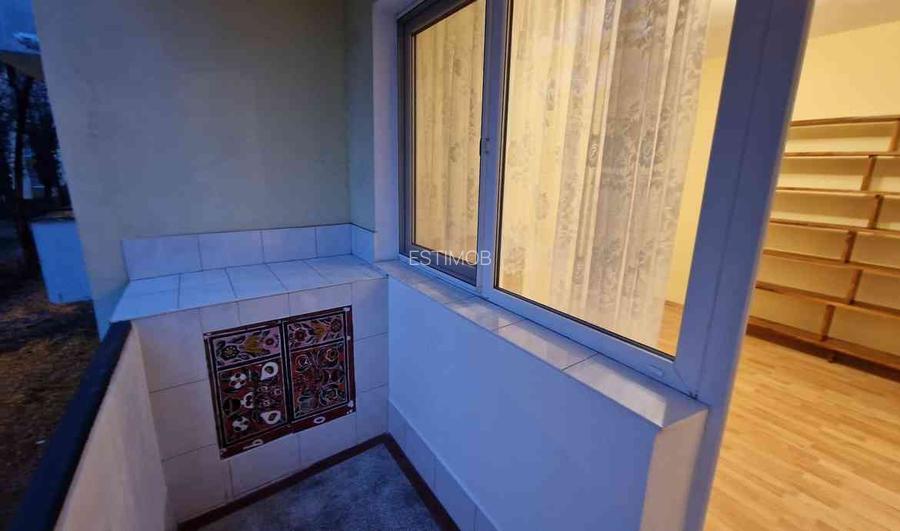 Chirie apartament 3 camere cu 2 balcoane zona Astra str.Neptun - 26