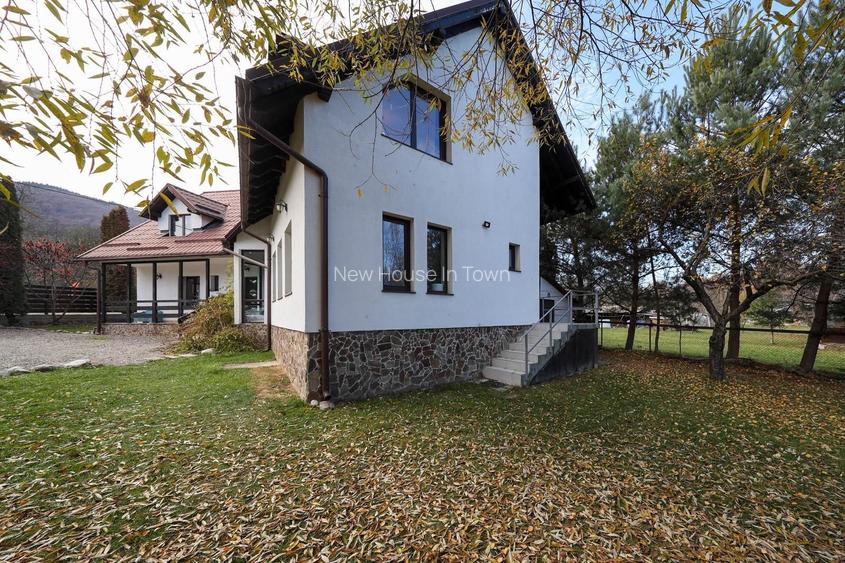 Vilă spațioasă de vânzare în Predeluț, Bran | 2000mp - 44