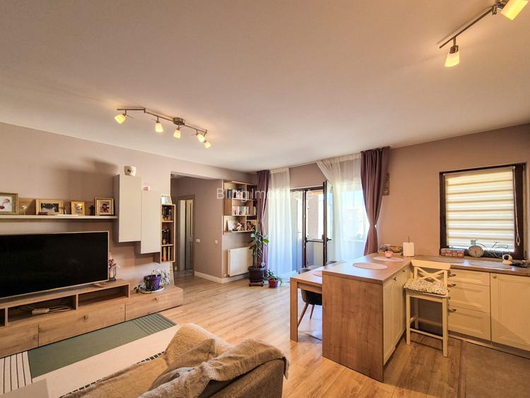 Apartament 3 camere,2 bai, 65mp, Terasa 10mp - zona Dumitru Mocanu - 2