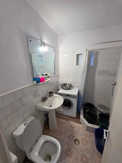 CASĂ CU TEREN  DE VÂNZARE ÎNTRO ZONĂ FRUMOASĂ SI LINISTITĂ - 3