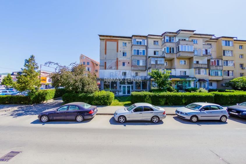 Spațiu comercial cu apartament la pachet, de vanzare Bulevardul Traian - 17