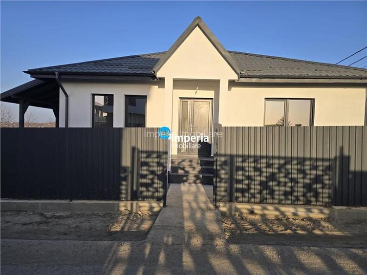 Casa parter de vanzare in Barnova, teren 400 mp si terasa acoperita - 2