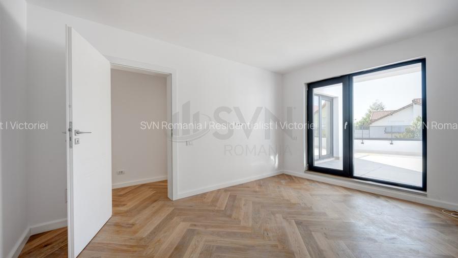 REV2004358 Casa in complex nou Corbeanca vedere lac - 13