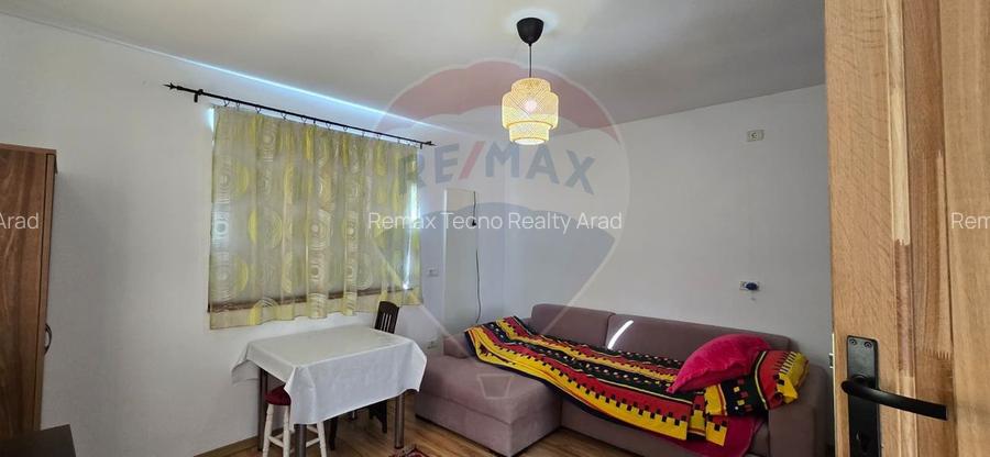 Casă la gri P+M cu anexă – oportunitate unică în Chișineu-Criș! - 2