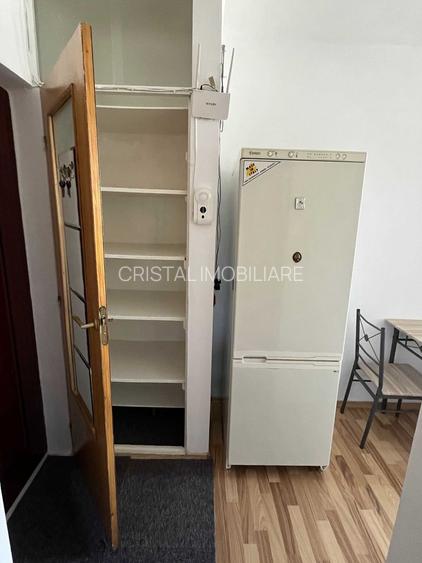 Garsoniera decomandata, centrala proprie, AC, zona Penny Fizicienilor - 5