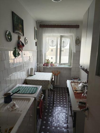 Vand apartament  3 camere, izolat exterior,bloc antiseismic vis-a-vis Comisariat - 8