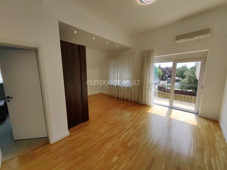 Vilă cu piscina langa British School - 22