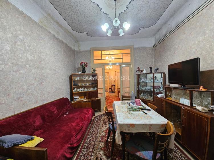 Vând apartament cu 2 camere str Mircea - 12