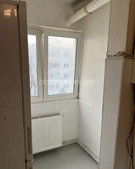 Garsoniera proaspat renovata 30 mp, etaj intermediar,  cartierul Tractorul  - 7