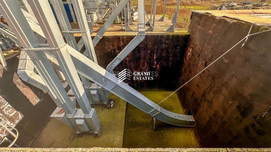 Siloz - Baza receptie si depozitare cereale 3000 tone | 2 ha teren |  - 2