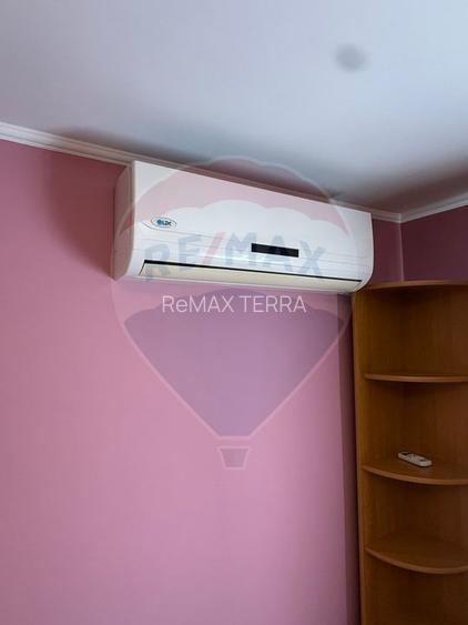 DE INCHIRIAT  APARTAMENT 4 camere zona centrala - 12