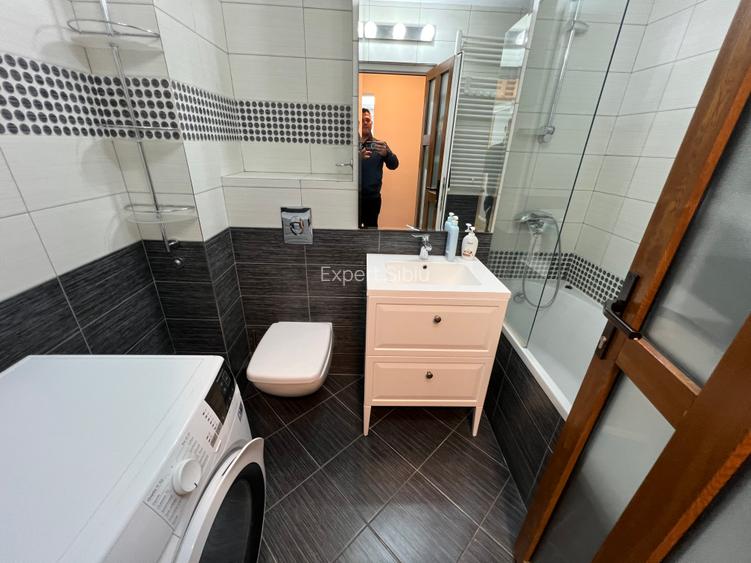 Apartament 3 camere dec, recent renovat – zona Centrală, str. C-tin Noica - 12