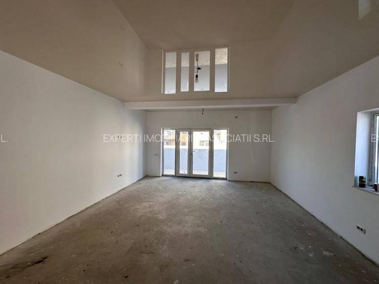 Casa compusa din 4 camere de vanzare, situata in Valu lui Traian - 4