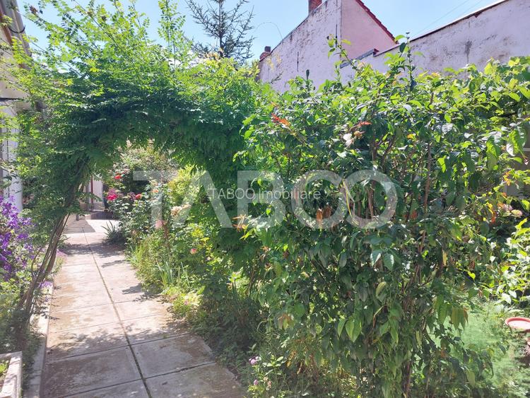 Casa 214 mp utili singur in curte 800 mp teren zona centrala Cisnadie - 24