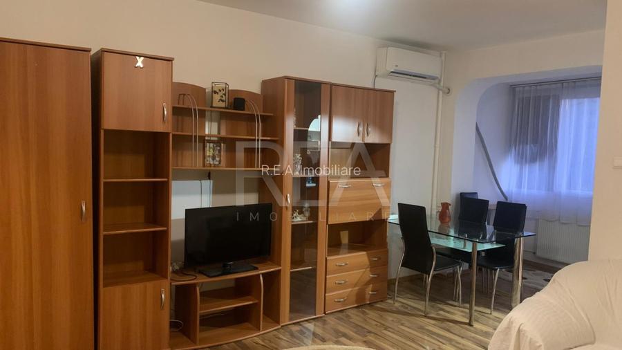 Garsoniera, Costin Georgian, et. 4, anvelopat - 2